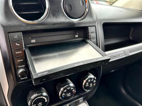 Used 2017 Jeep Compass High Altitude image 25