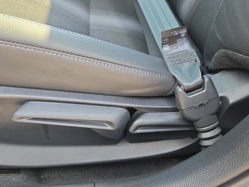Used 2025 Honda Civic Sport image 10