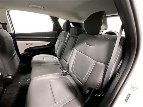 Used 2023 Hyundai Tucson SE image 15