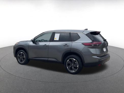 Used 2025 Nissan Rogue SV image 10