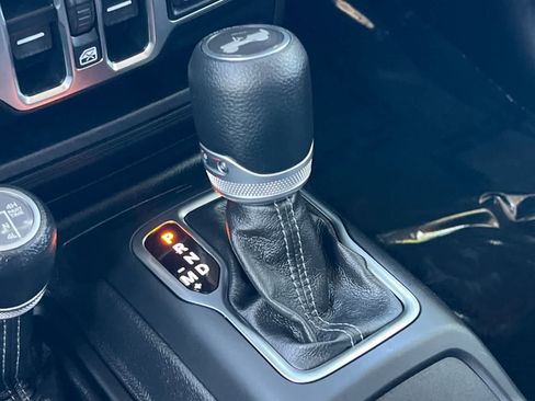 Used 2025 Jeep Wrangler Unlimited Sahara AWD/4WD image 27