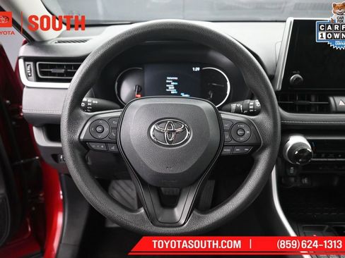 Used 2025 Toyota RAV4 XLE AWD/4WD image 20
