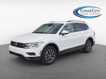Used 2020 Volkswagen Tiguan SE w/ Panoramic Sunroof Package
