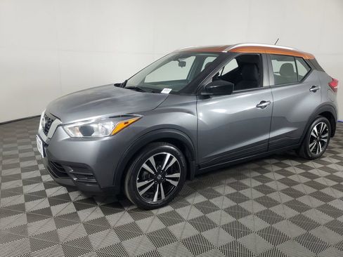 Used 2020 Nissan Kicks SV image 8