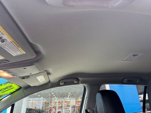 Used 2018 Chevrolet Trax LT w/ LT Convenience Package image 24