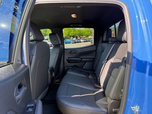 Used 2025 Chevrolet Colorado Trail Boss AWD/4WD image 27