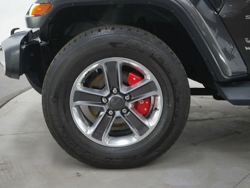 Used 2018 Jeep Wrangler Unlimited Sahara image 27