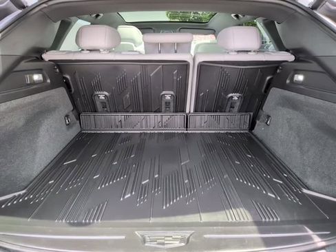 Certified 2024 Cadillac Lyriq Luxury AWD/4WD image 8