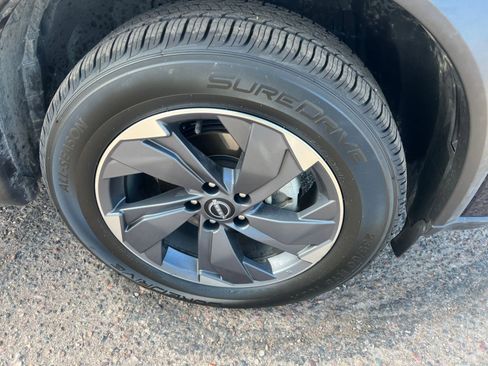 Used 2025 Nissan Rogue SV FWD image 31
