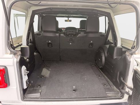 Used 2019 Jeep Wrangler Unlimited Rubicon AWD/4WD image 16
