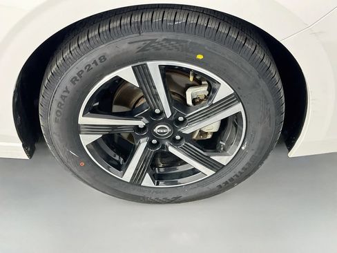 Used 2024 Nissan Sentra SV FWD image 34