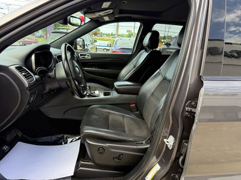 Used 2019 Jeep Grand Cherokee Altitude AWD/4WD image 20