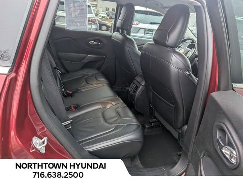 Used 2019 Jeep Cherokee Limited image 36