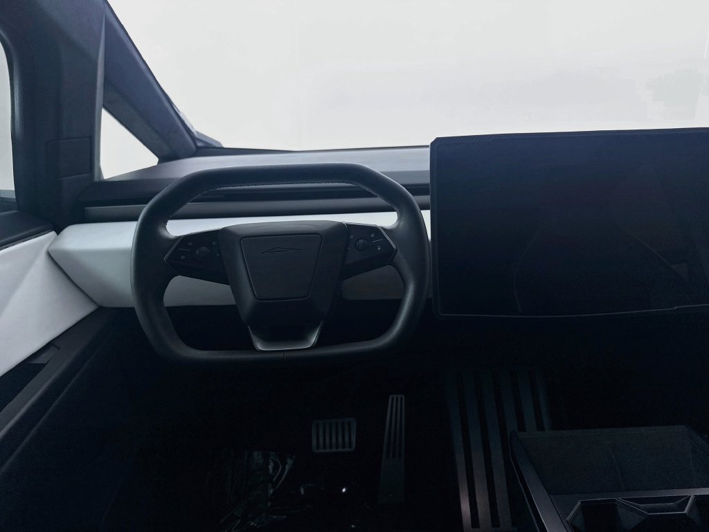 Used 2024 Tesla Cybertruck AWD Crew Cab image 24