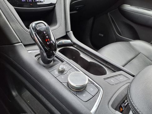 Used 2020 Cadillac XT5 Premium Luxury FWD image 14