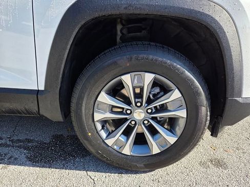 Used 2025 Chevrolet Equinox LT image 24