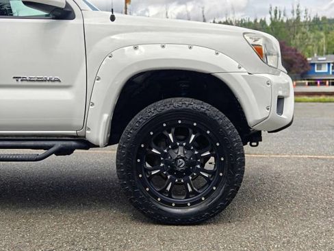 Used 2015 Toyota Tacoma 4x4 Double Cab w/ TRD Sport Package image 54