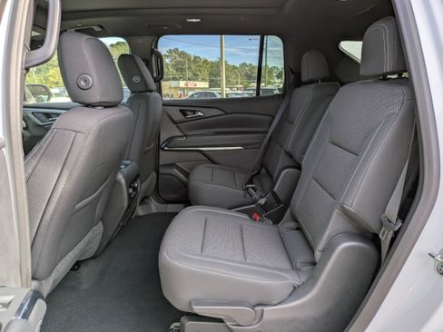 New 2026 Chevrolet Traverse LT w/ Sun and Wheel Package image 16