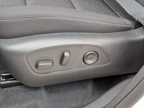 New 2026 Chevrolet Traverse LT image 16