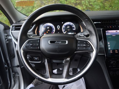 Used 2021 Jeep Grand Cherokee L Limited w/ MOPAR Finishing Package image 4