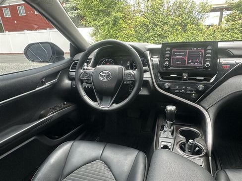 Used 2021 Toyota Camry SE w/ Cold Weather Package AWD/4WD image 5