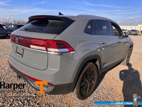 Used 2024 Volkswagen Atlas Cross Sport SE image 5