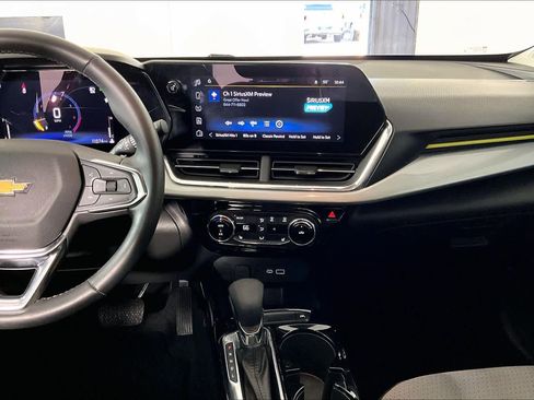 Certified 2024 Chevrolet Trax LT w/ Driver Confidence Package image 8