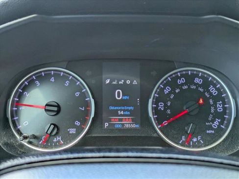 Used 2021 Toyota RAV4 LE FWD image 11