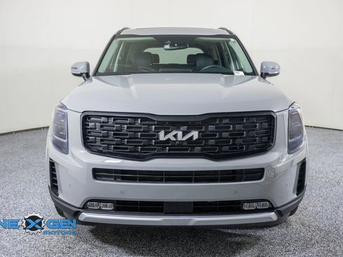 Used 2022 Kia Telluride SX w/ Nightfall Edition Package AWD/4WD image 2
