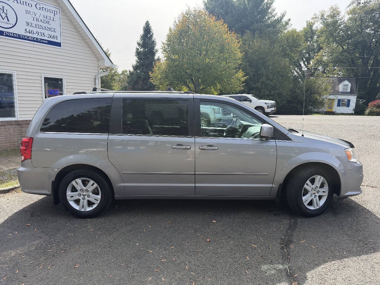 Used 2013 Dodge Grand Caravan Crew w/ Driver Convenience Group FWD image 8