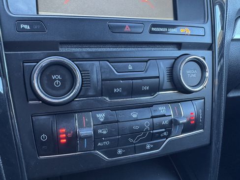 Used 2017 Ford Explorer XLT w/ Equipment Group 202A image 28