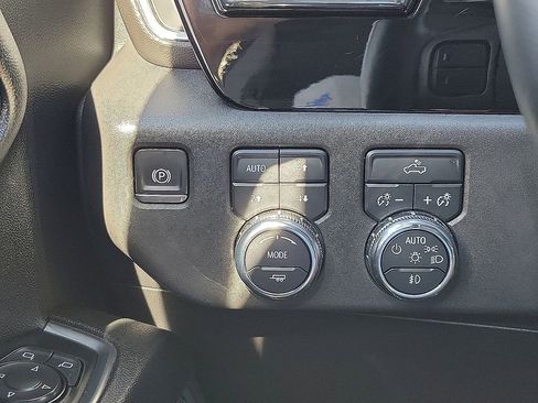 Used 2024 GMC Sierra 1500 Elevation image 14