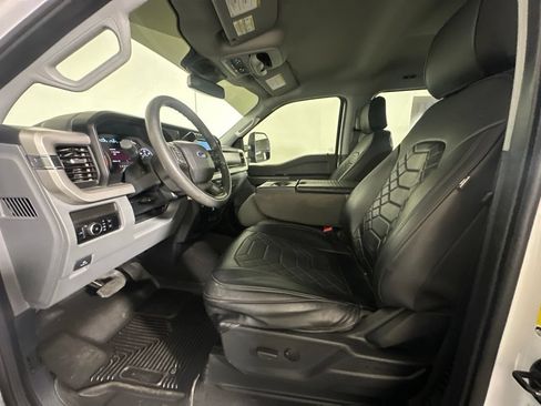 Used 2023 Ford F350 XLT AWD/4WD image 34