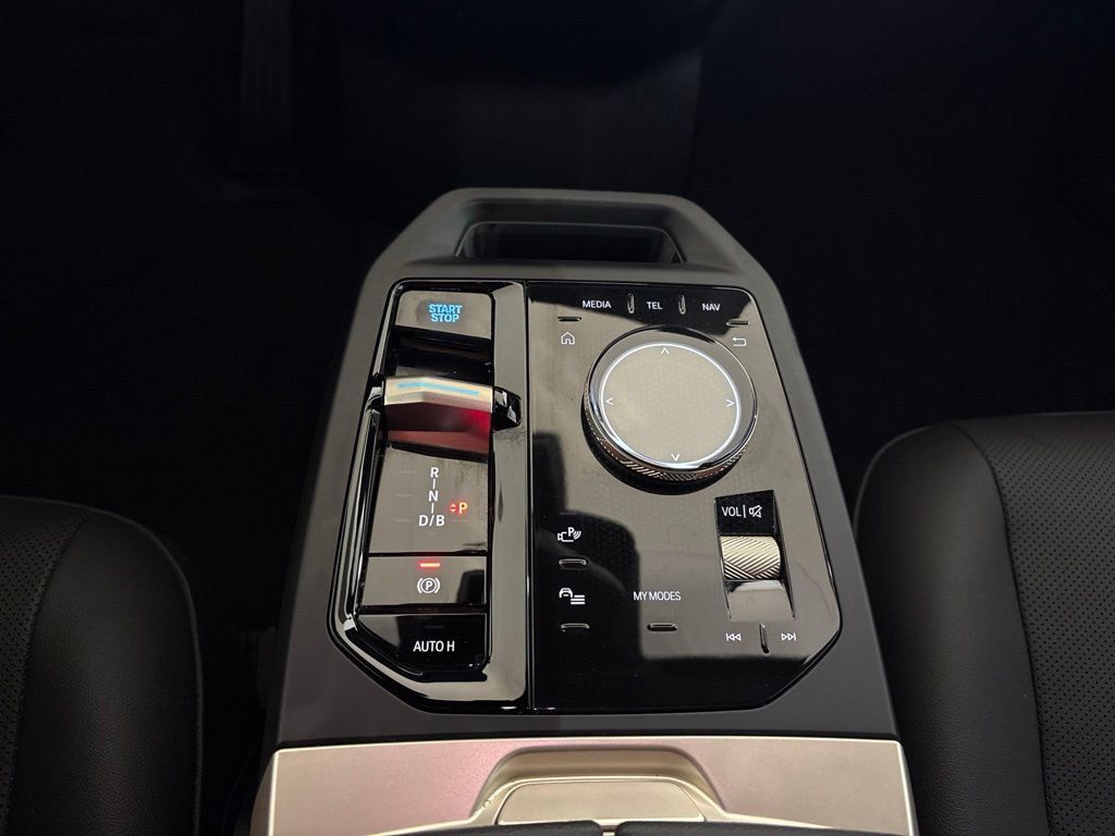Certified 2024 BMW iX xDrive50 w/ Sport Package AWD/4WD image 14