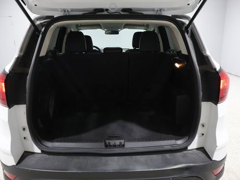 Used 2019 Ford Escape SE image 4