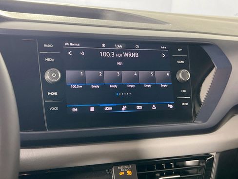 Used 2022 Volkswagen Taos SE image 14