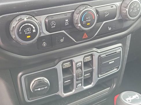 Used 2018 Jeep Wrangler Unlimited Sport S AWD/4WD image 19