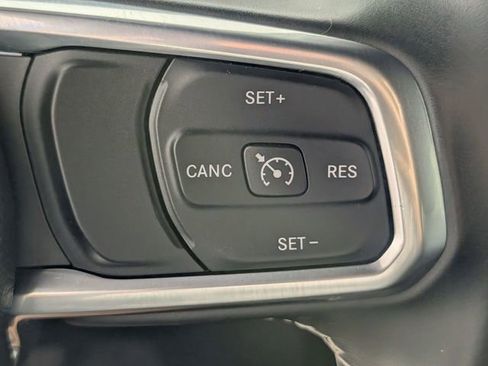 Used 2022 Jeep Wrangler Unlimited Sahara w/ LED Lighting Group AWD/4WD image 15