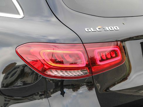 Certified 2022 Mercedes-Benz GLC 300 4MATIC image 11