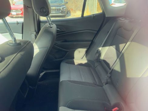 Used 2025 Chevrolet Trax LT image 8