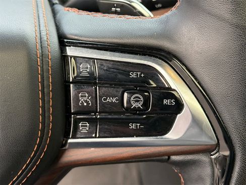 Used 2023 Jeep Grand Cherokee Summit w/ Luxury Tech Group V image 25