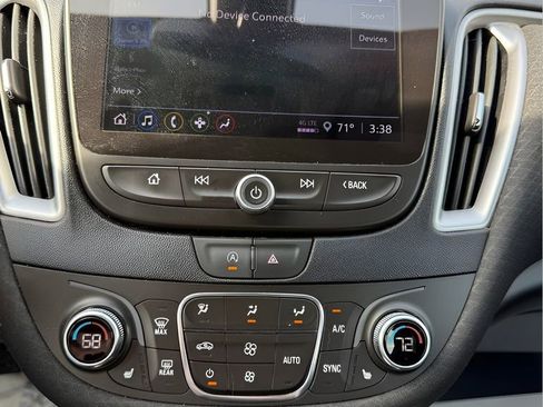 Used 2022 Chevrolet Malibu LT FWD image 25