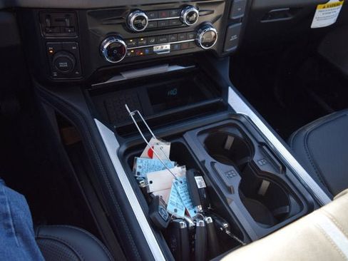 New 2025 Ford F250 Platinum image 9