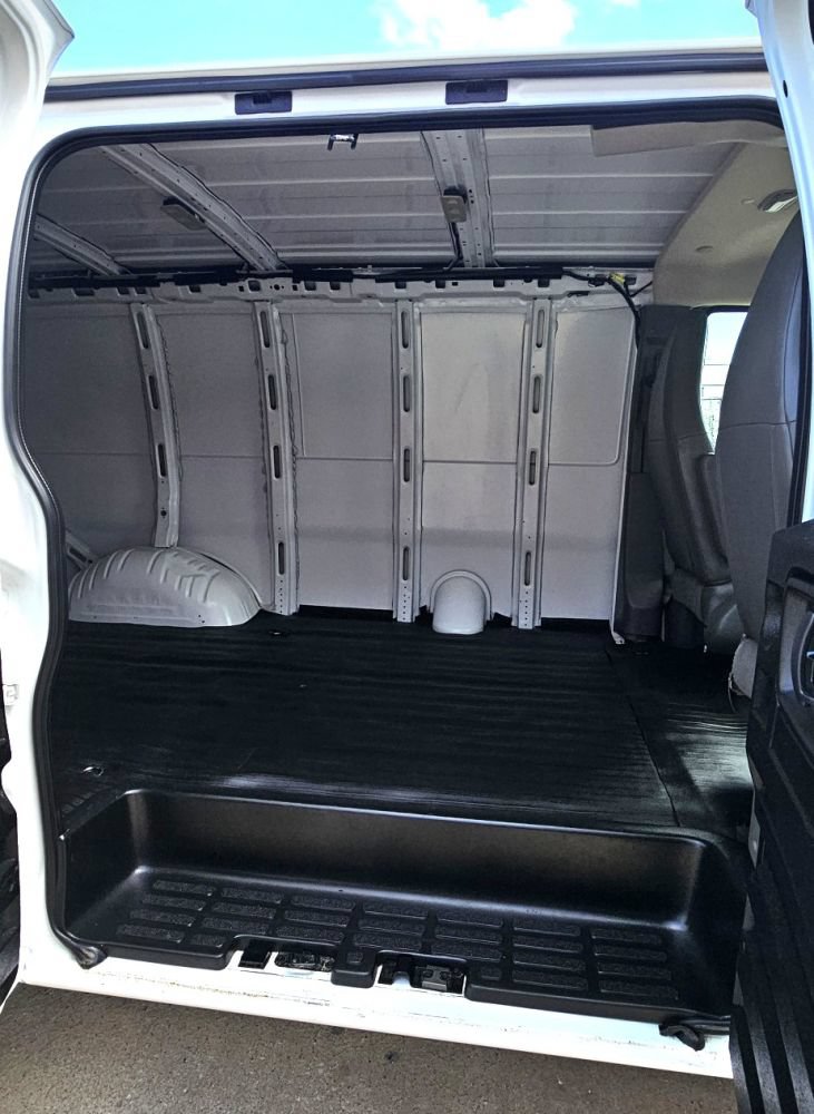 Used 2023 Chevrolet Express 2500 w/ Driver Convenience Package RWD image 10