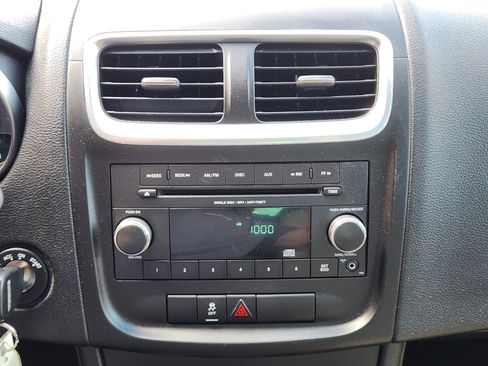 Used 2014 Dodge Avenger SE FWD image 17