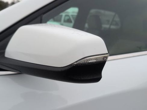 Used 2024 Chevrolet Equinox Premier image 17