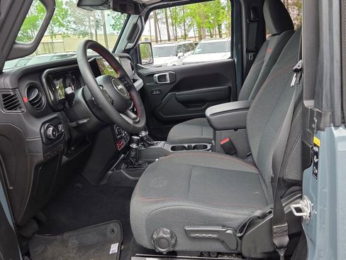 Used 2024 Jeep Wrangler Rubicon AWD/4WD image 5