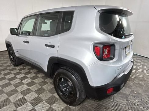 Used 2021 Jeep Renegade Sport AWD/4WD image 5