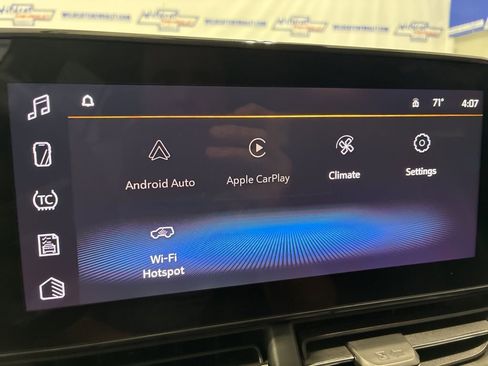 Used 2025 Chevrolet Trax LT FWD image 27
