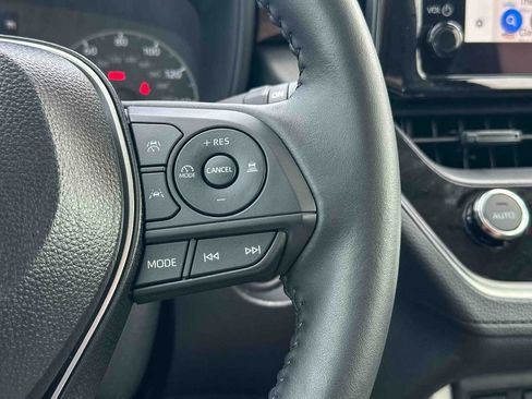 Used 2025 Toyota Corolla Cross LE w/ Moonroof Package FWD image 27